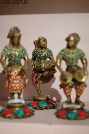 Three lady Multicoloured dancing artifact